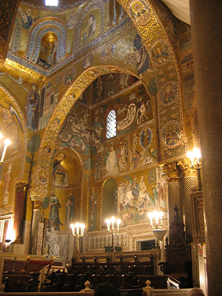 Cappella Palatina 中殿向东祭坛方向