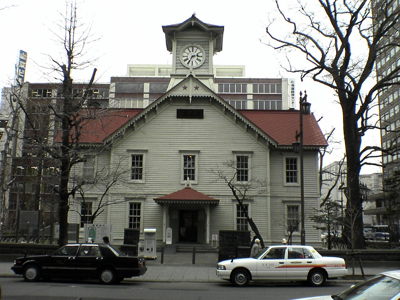 时计台，1878 年札幌农学校的演武场，美式木造殖民风格