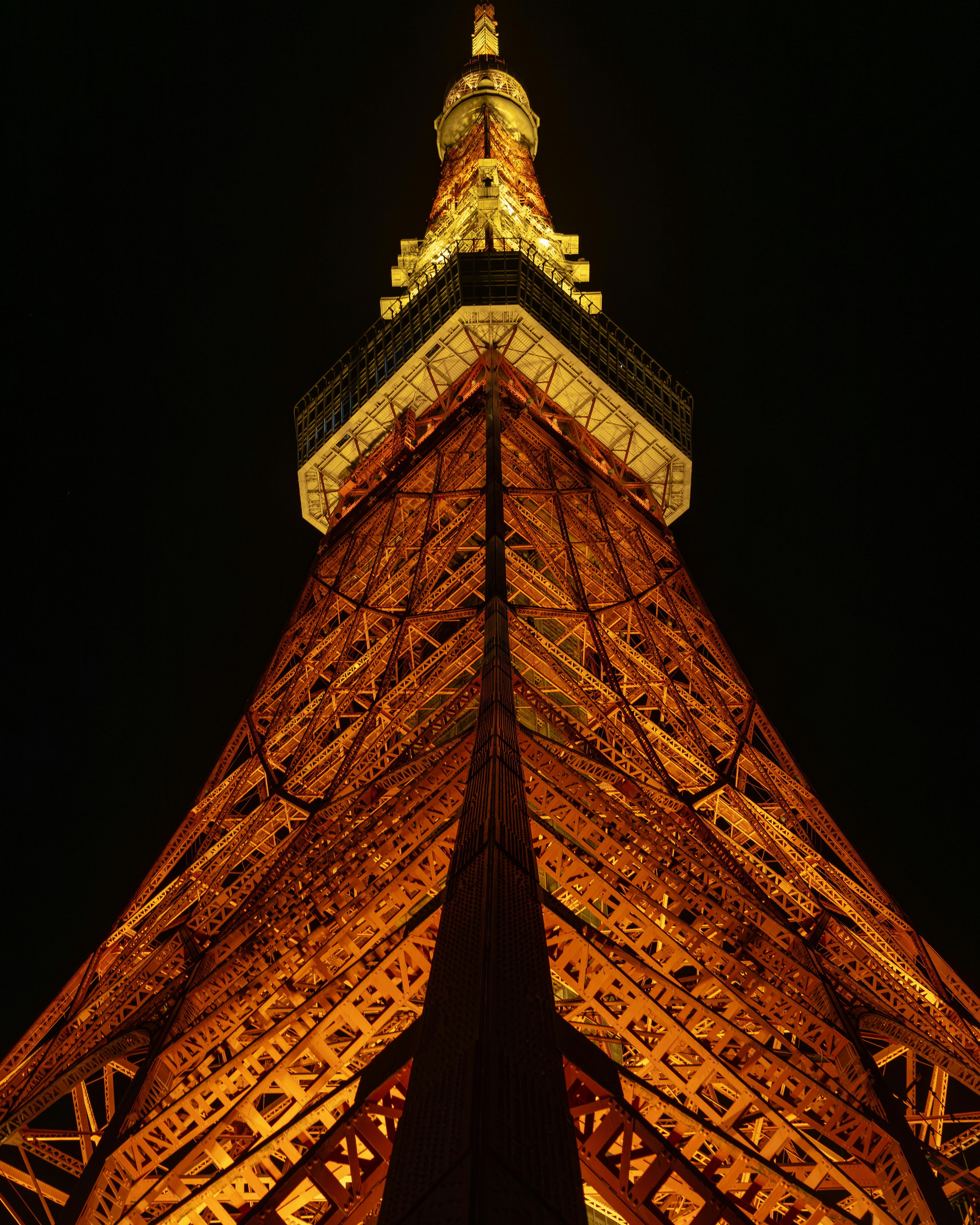 东京塔夜景，橙色 Landmark Light 照亮塔体