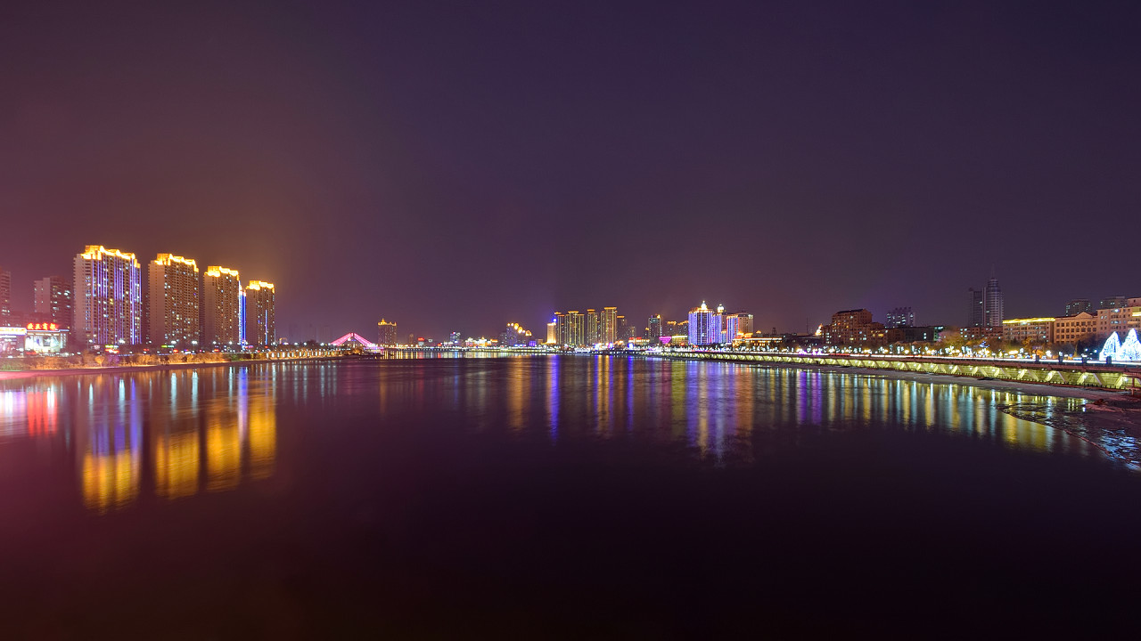 吉林市松花江沿岸天际线夜景