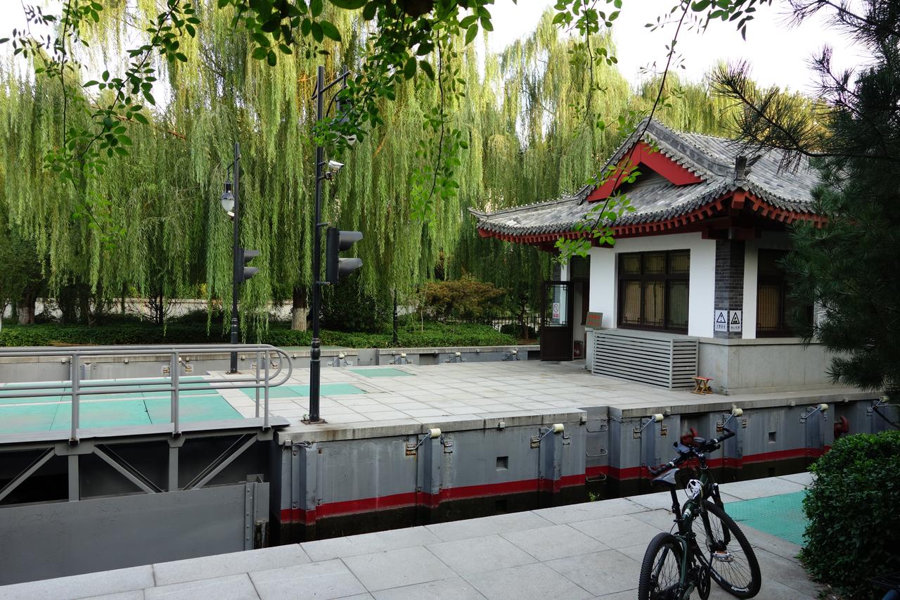 护城河船闸