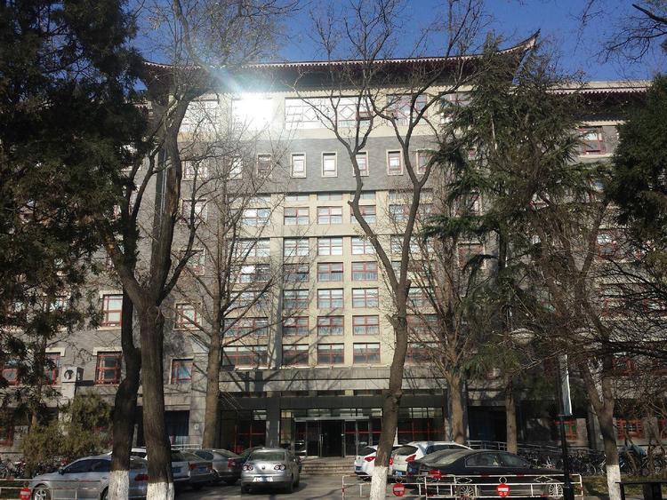 教学八楼现貌，位于康穆礼拜堂原址