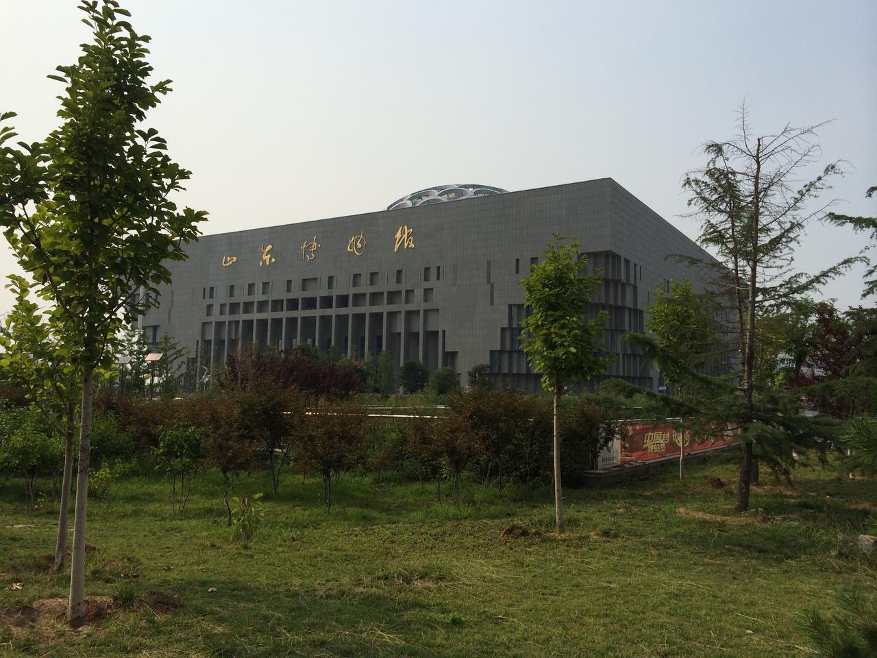 从经十路远望山东博物馆新馆，2014年拍摄