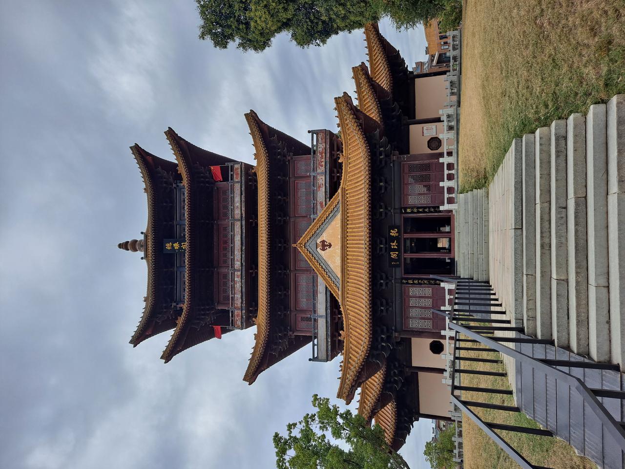 龙珠阁俯瞰御窑厂遗址，老城区沿昌江延伸