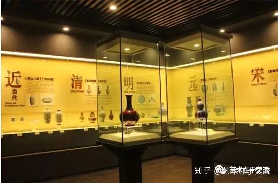 湖北会馆外墙，可见窑砖砌筑的风化墙体