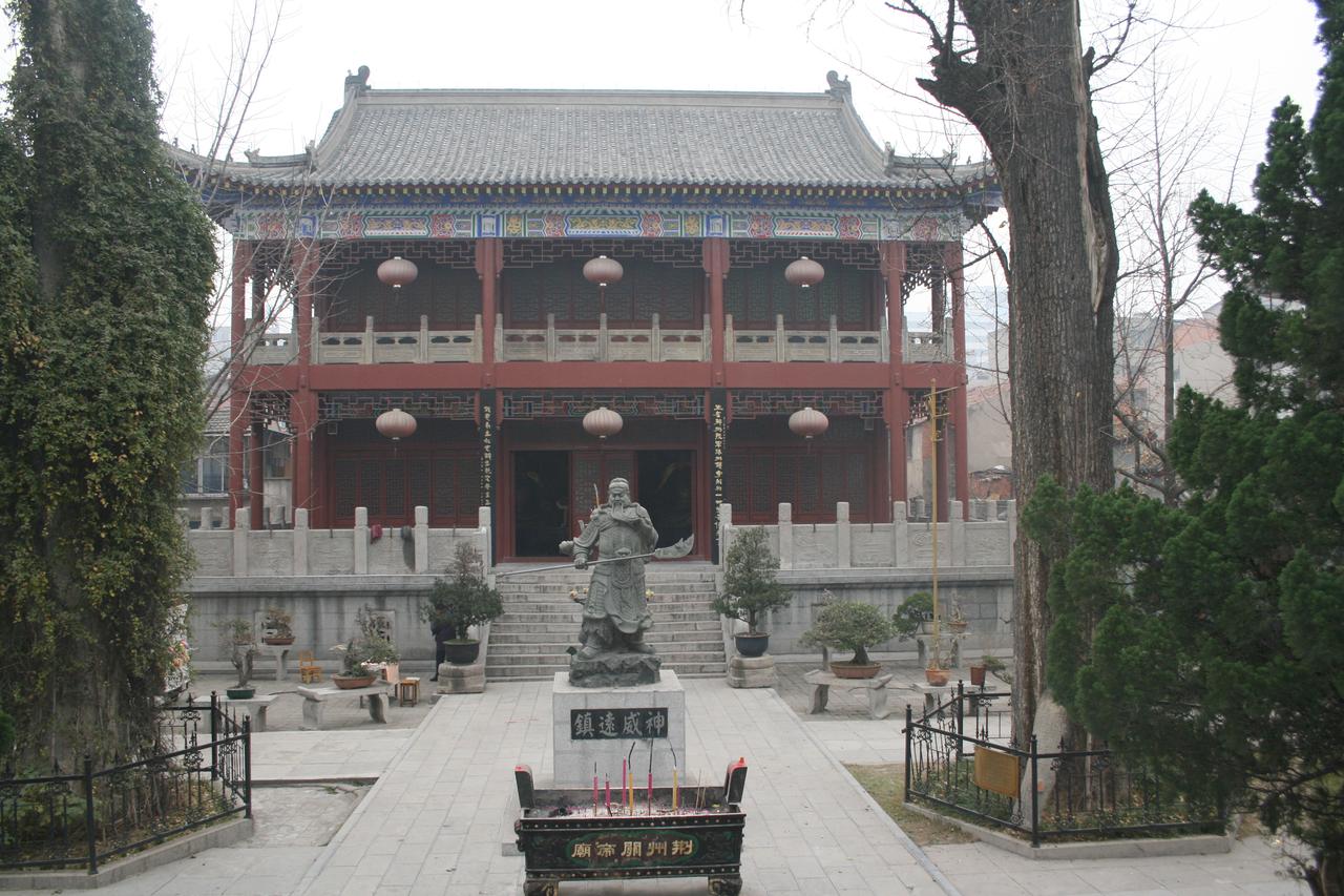 雍正御笔"乾坤正气"匾额