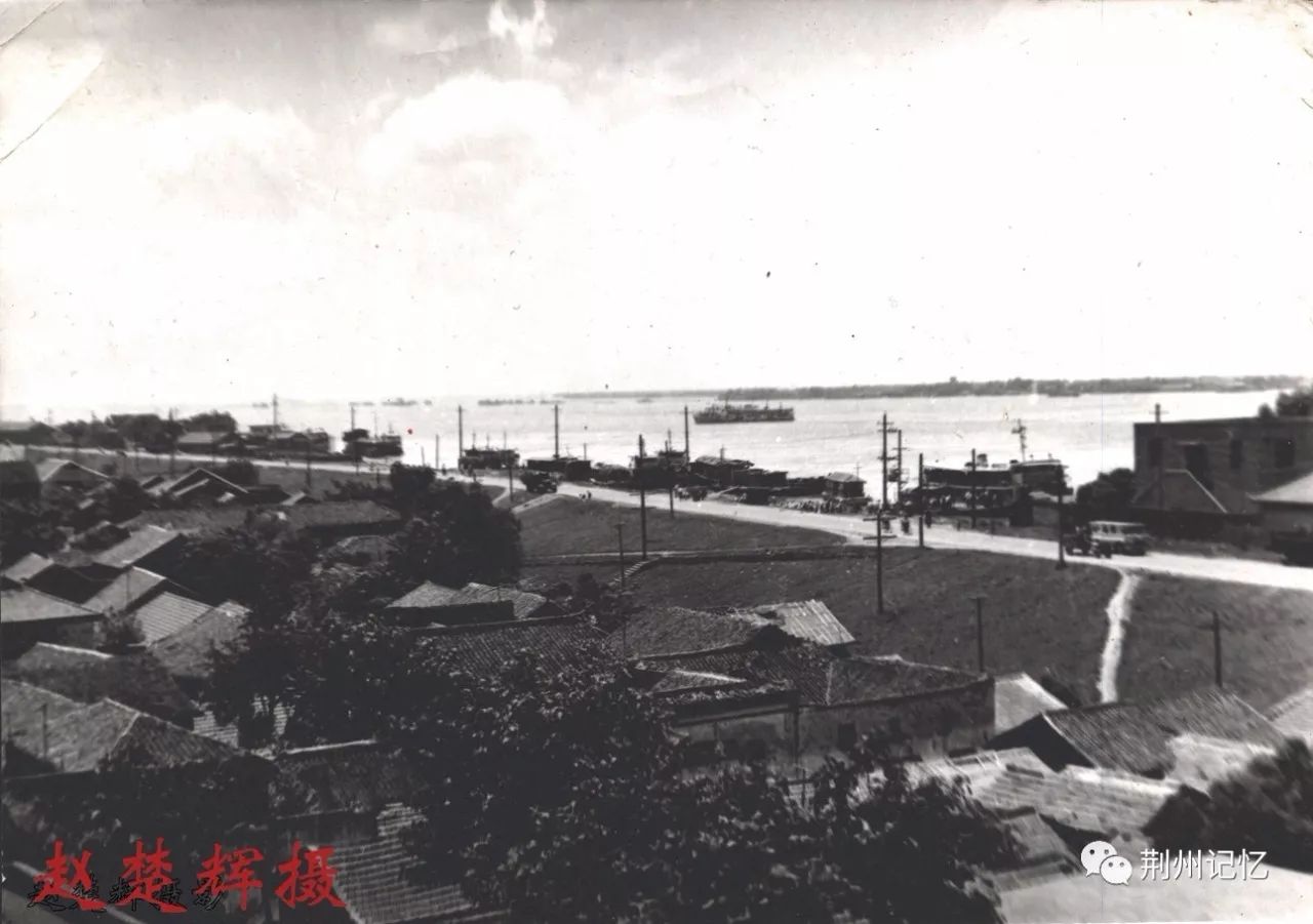 中山路老邮政局建筑，西式古典立面与骑楼走廊