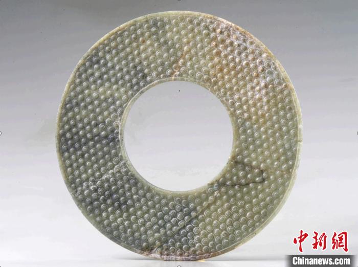 出土文物陈列馆展出的谷纹玉璧
