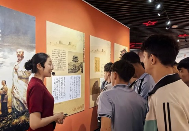 一层展厅"西域回响·丝路长歌"展陈内景