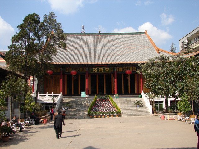 顺城街清真寺庭院与沿街店铺
