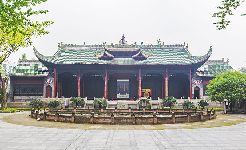 大成门三重檐牌楼近景，"天开文运"黄琉璃字清晰可见