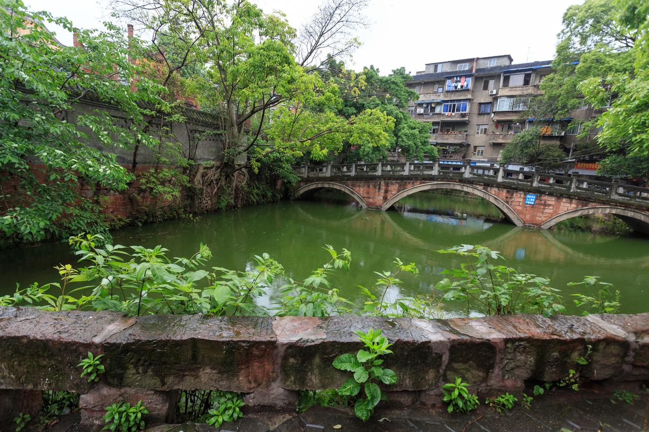 乐山文庙老霄顶远眺
