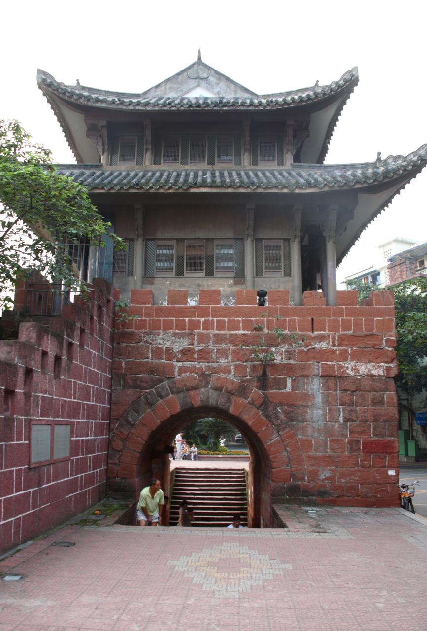 铁牛门正面四门洞
