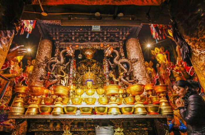 大昭寺主殿供奉的释迦牟尼12岁等身像（觉沃佛）