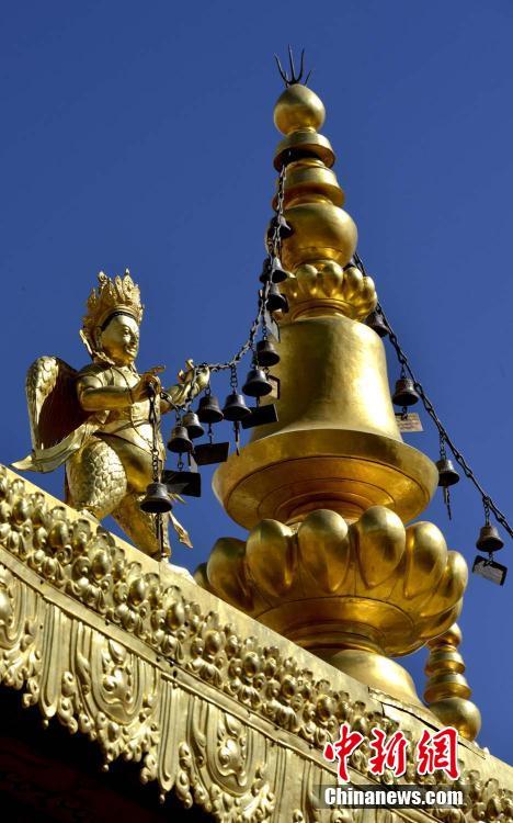 大昭寺主殿金顶及鎏金铜瓦细部