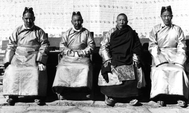四位噶伦的历史合影，摄于1938年