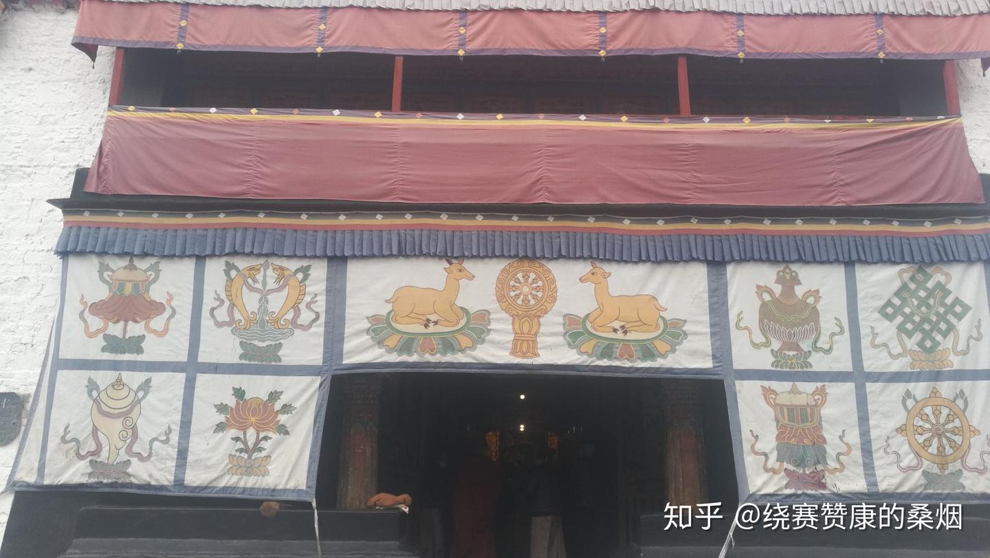 下密院辩经场,僧人击掌发问