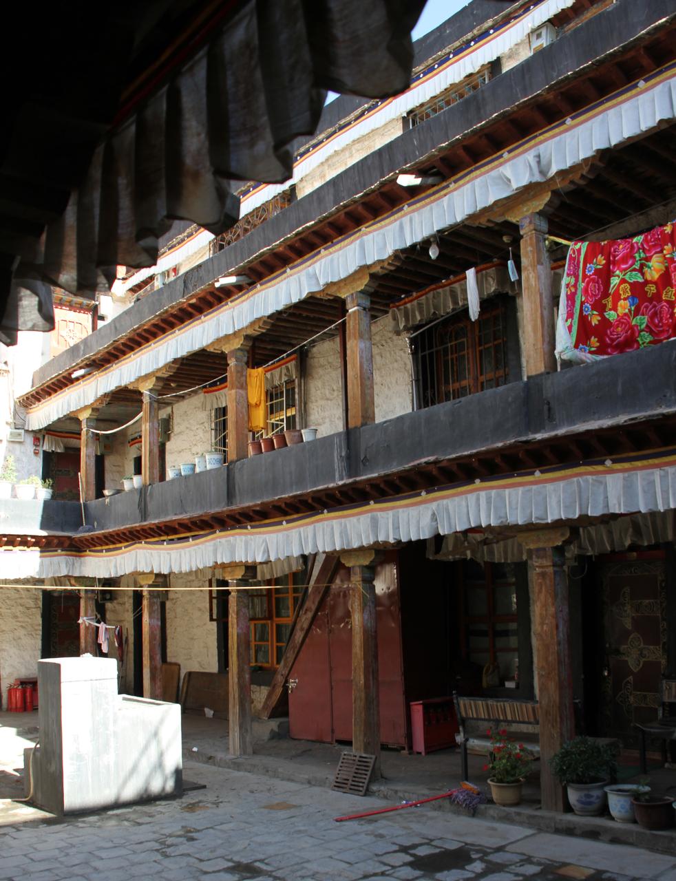 小昭寺路街景：连接小昭寺与北京东路的日常街巷