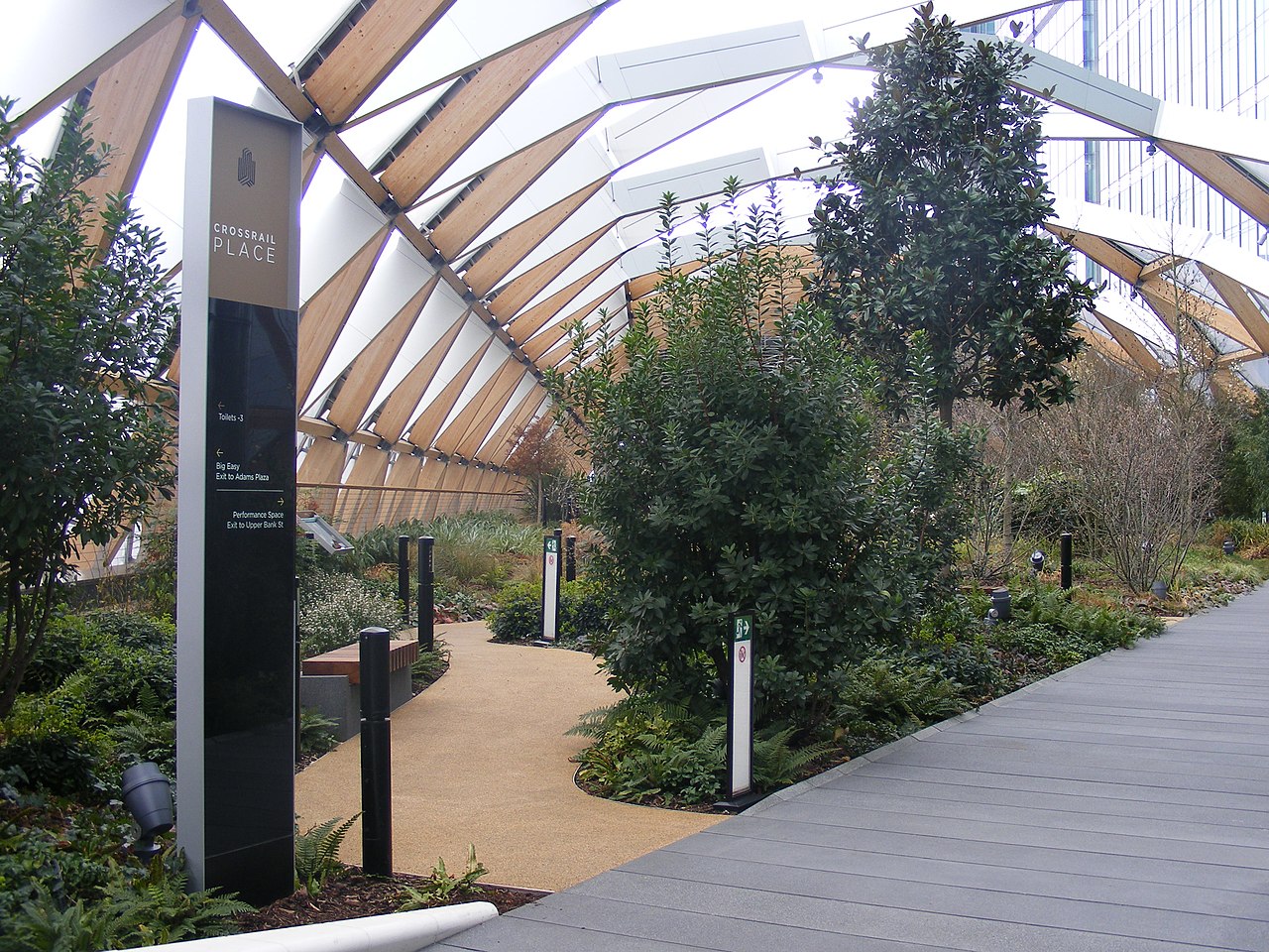Crossrail Place 屋顶花园