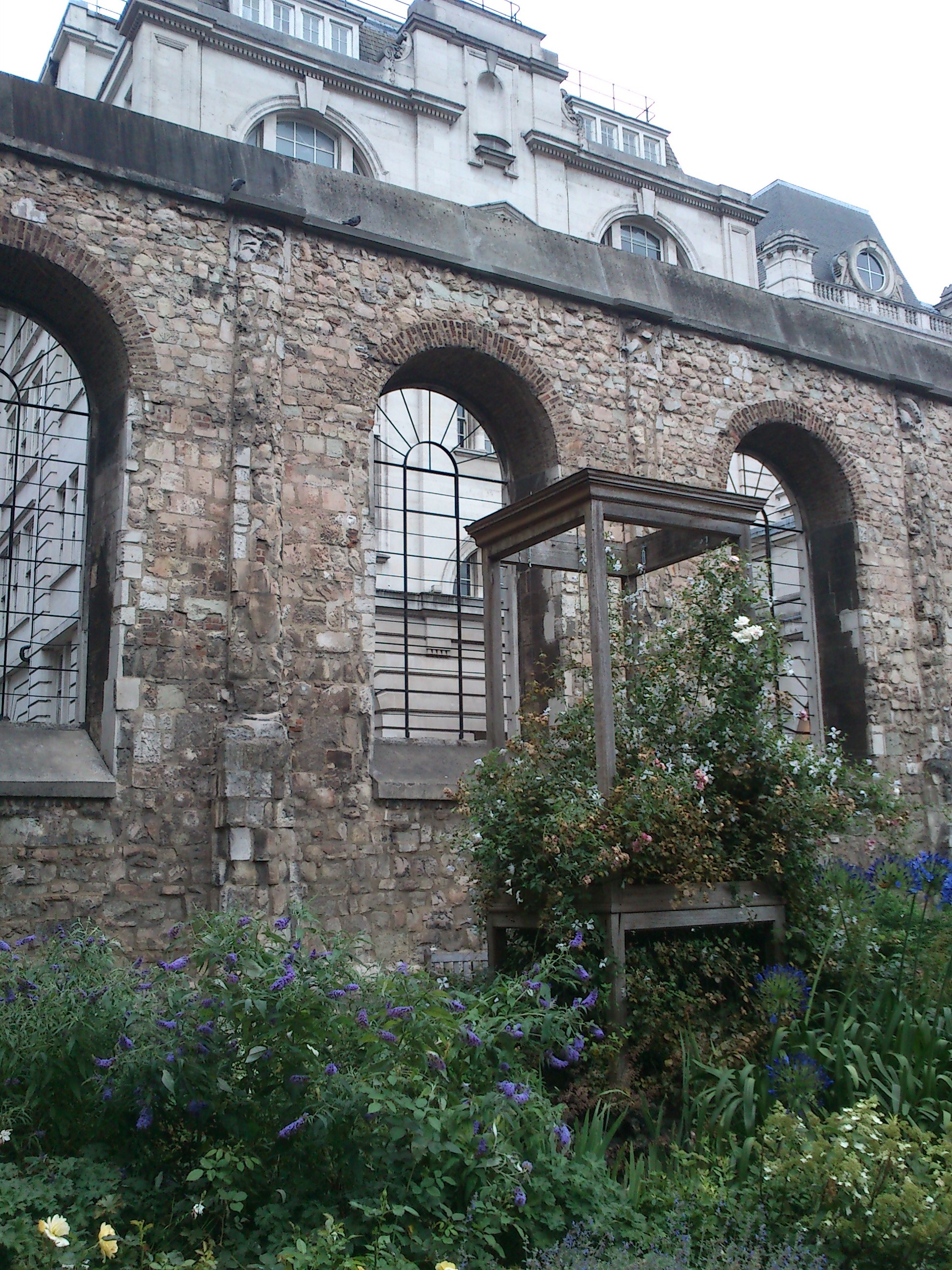 Christ Church Greyfriars 中殿花园