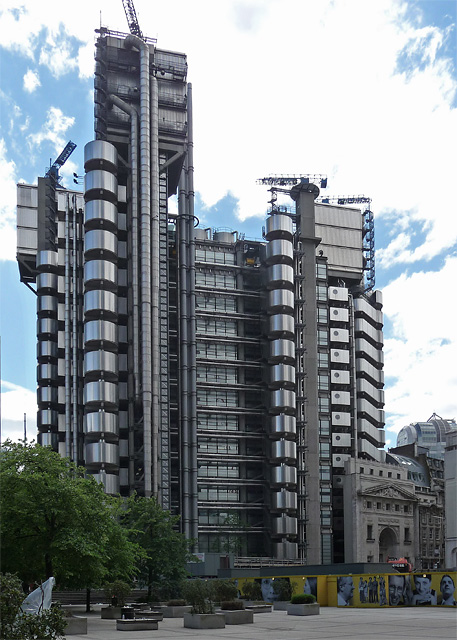 Lloyd's Building 外部全景