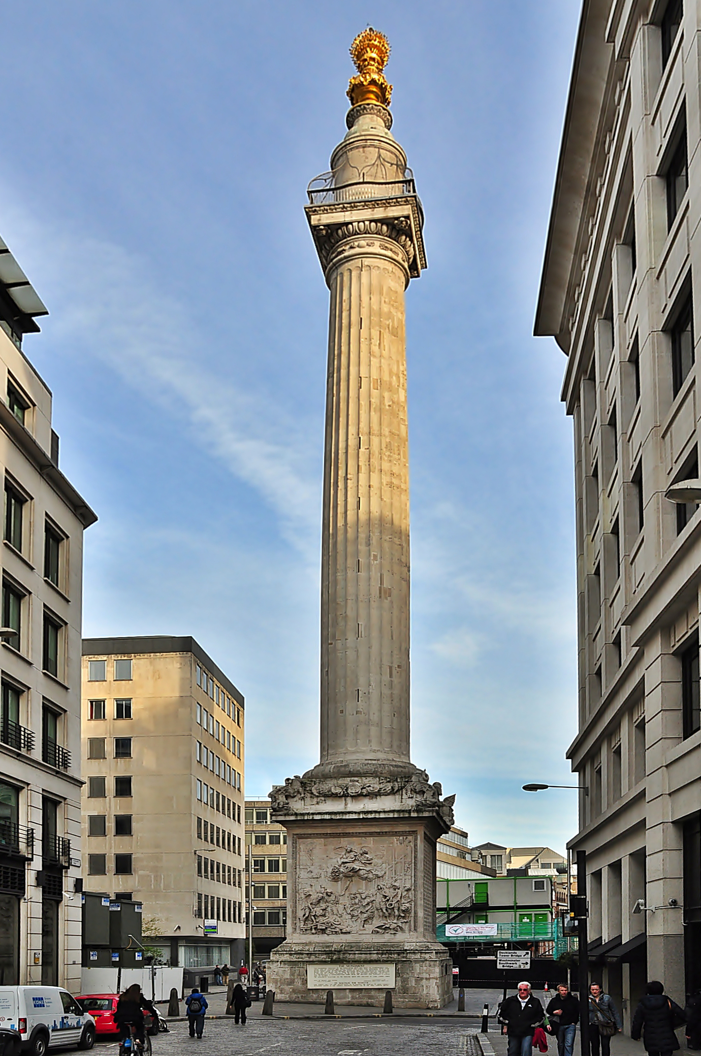 Monument 柱身全景