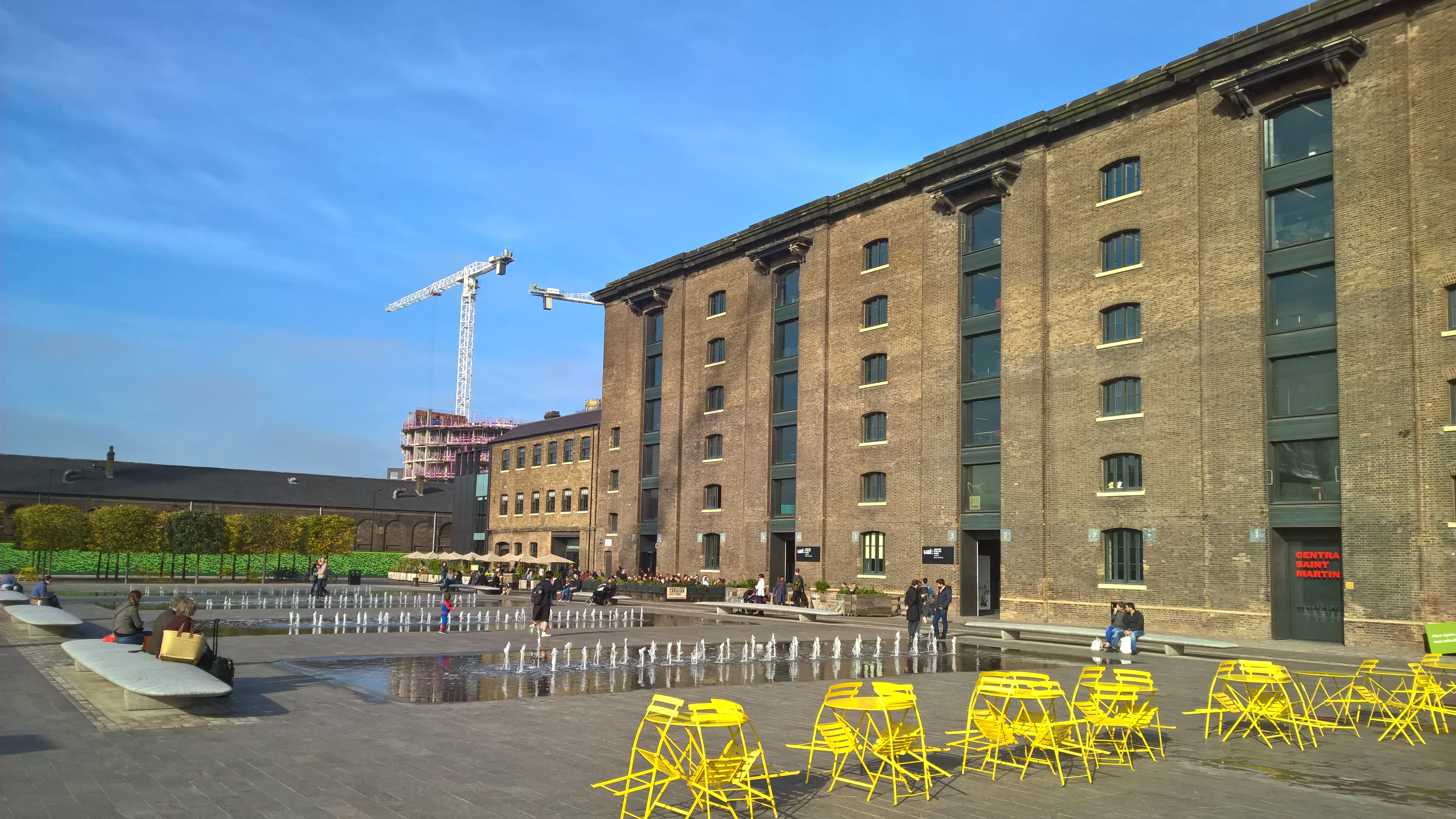 Granary Square 与 Coal Drops Yard