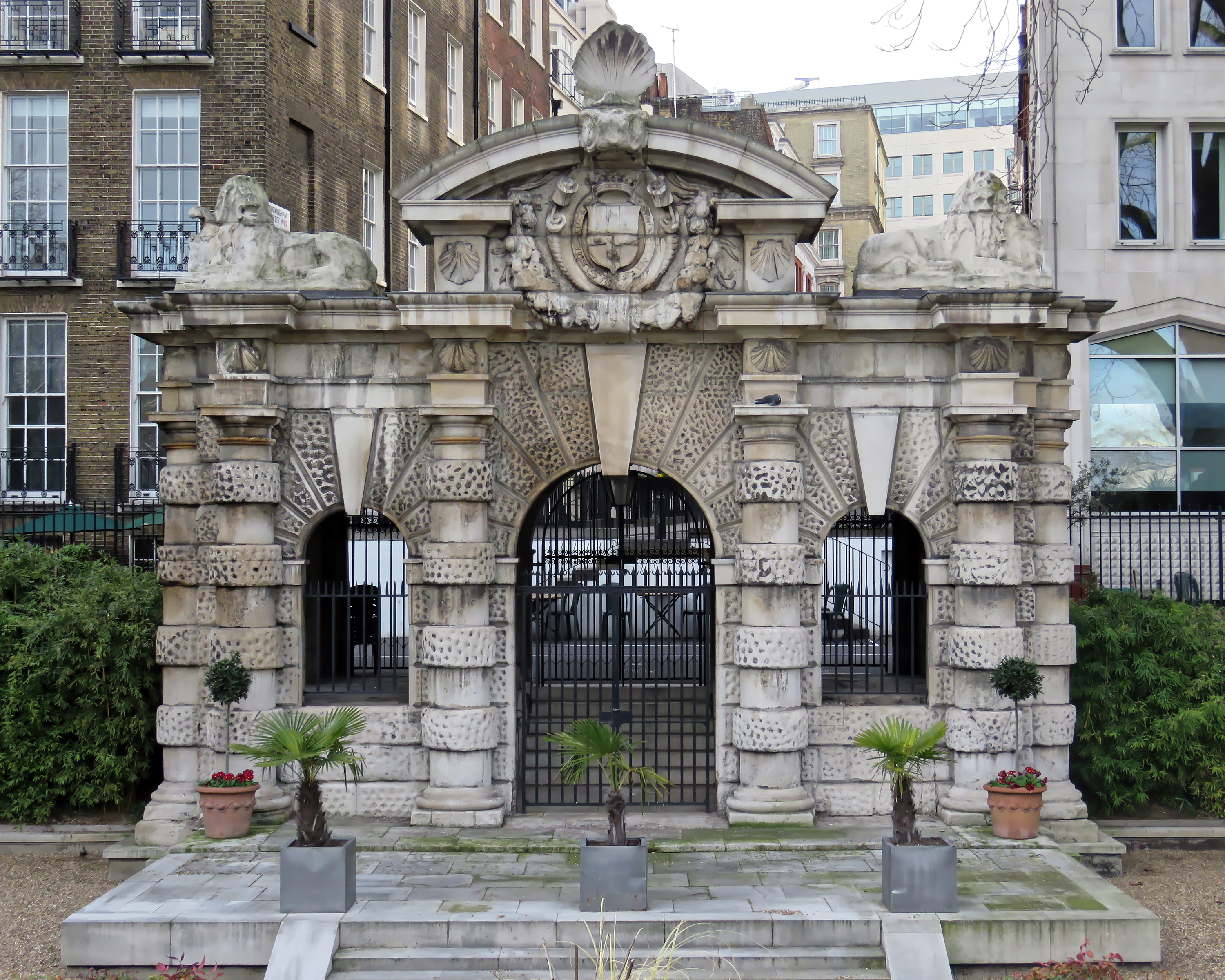 York Watergate：被堤岸搁浅的 17 世纪水门