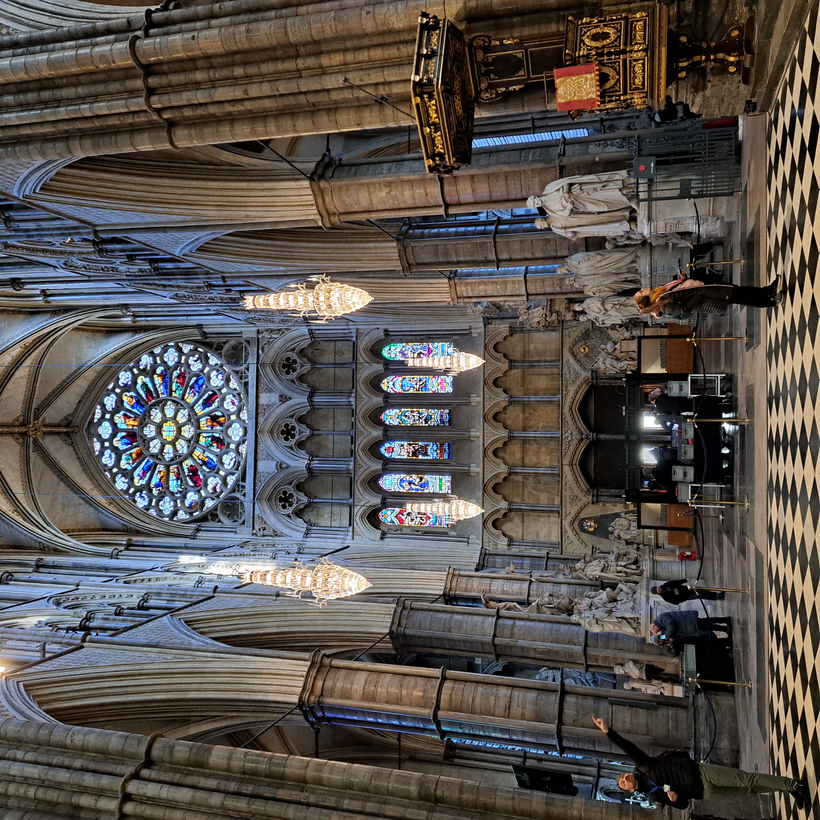 Cosmati 镶嵌地板与 High Altar
