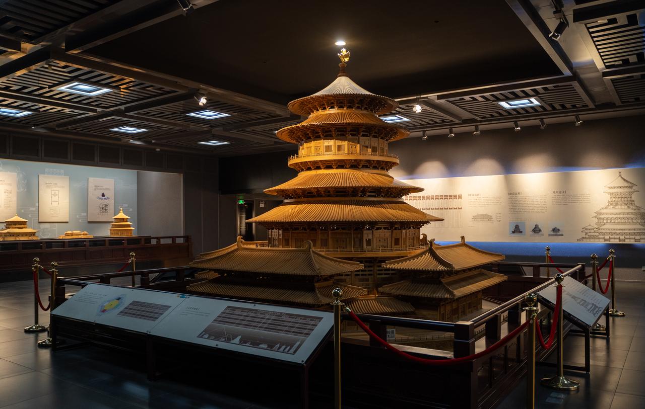 明堂原貌复原模型，展示唐代明堂三层的完整结构