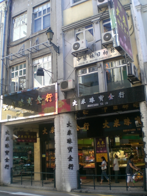 新马路骑楼柱廊