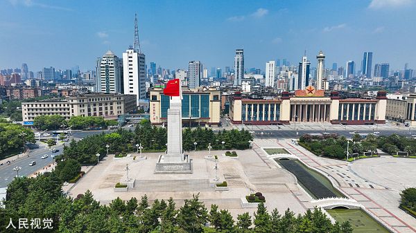 八一广场金水河与喷泉