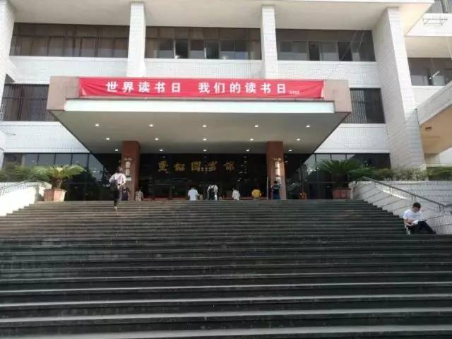 行政楼:原中央南昌飞机制造厂指挥塔楼