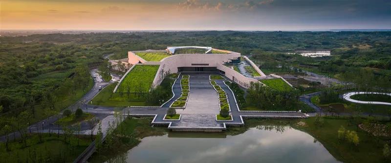 海昏侯国遗址博物馆外景，建筑造型取自玉璧元素