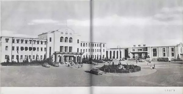 1950 年代的南昌火车站前广场