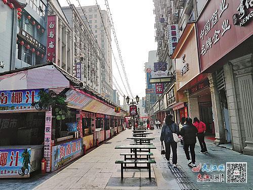 胜利路步行街2024年街景,民国风貌改造后的沿街建筑立面