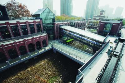 民国首都电厂旧址公园内由旧厂房改造的公共空间