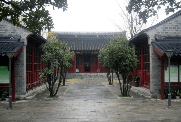七家湾地区街景，传统回民社区已变为现代城市街区
