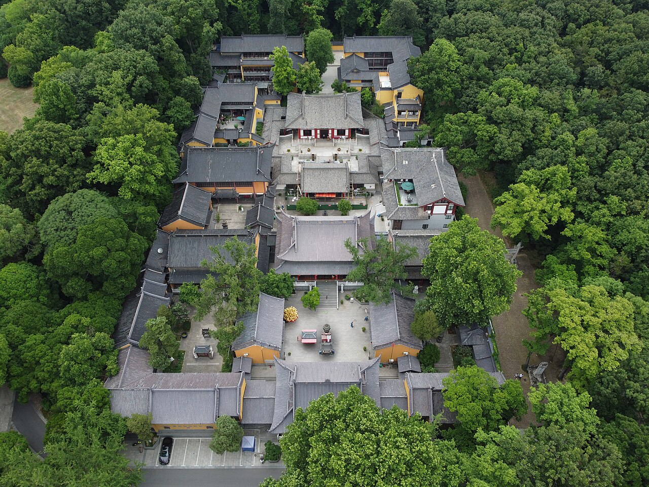 "灵谷寺景区航拍全景"