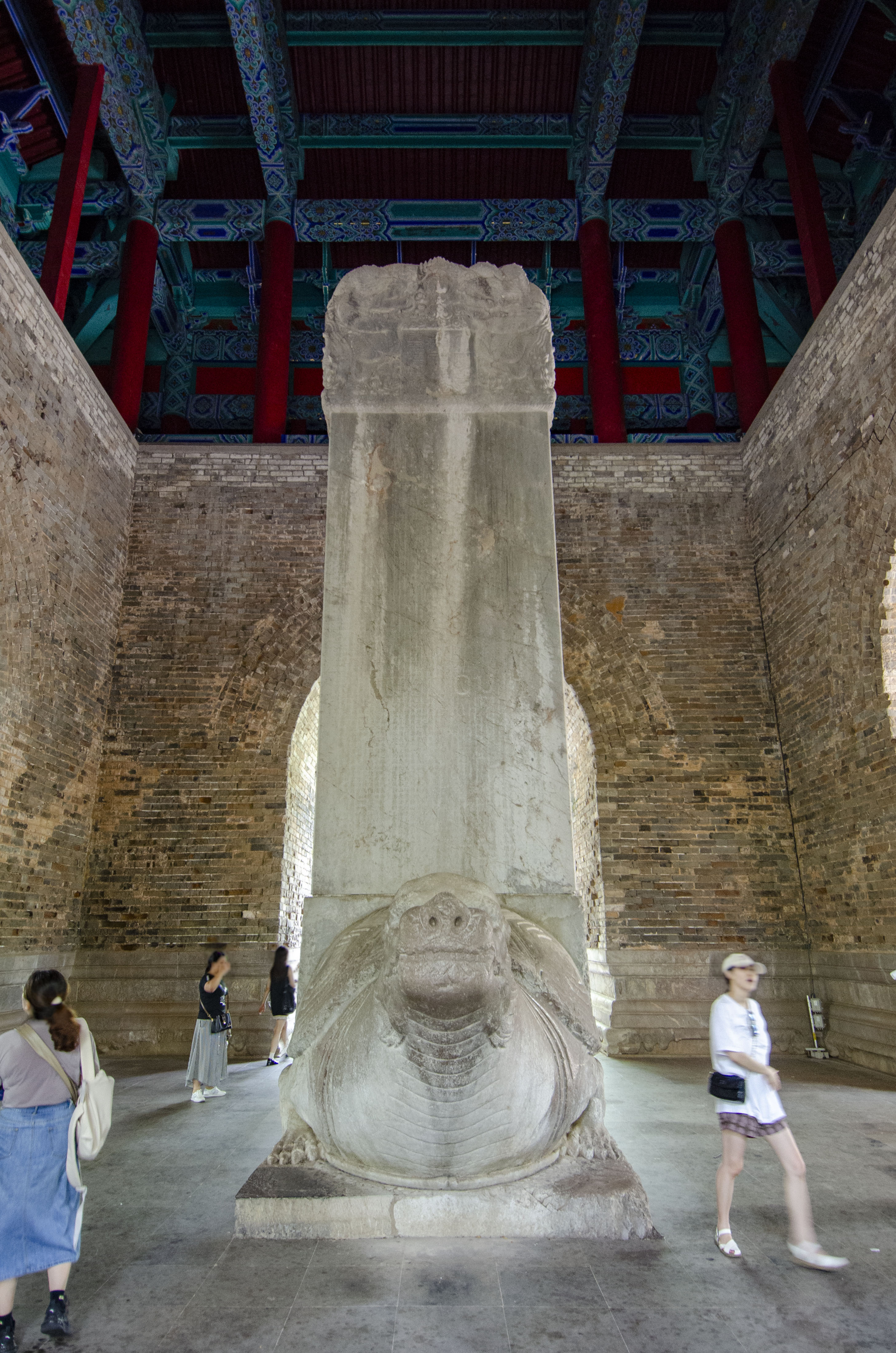 四方城（神功圣德碑楼），碑亭顶部已毁，墙体为原构，2013年加顶保护