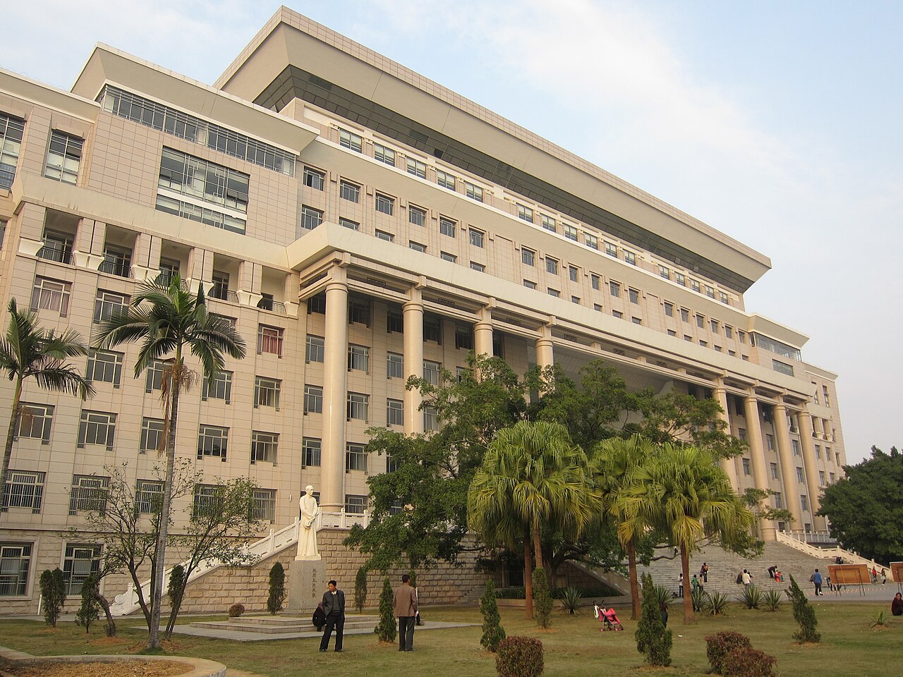 广西大学东校园现代教学楼