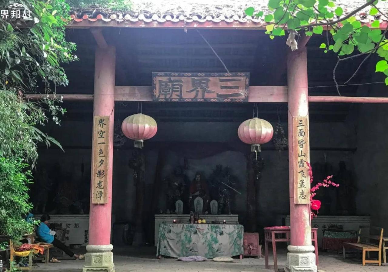 左江在扬美拐出的马蹄形河湾