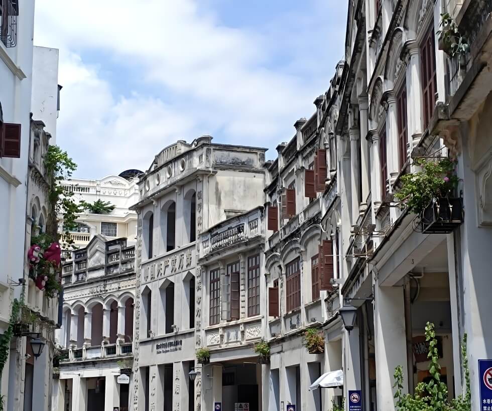 中山路骑楼建筑群日间街景