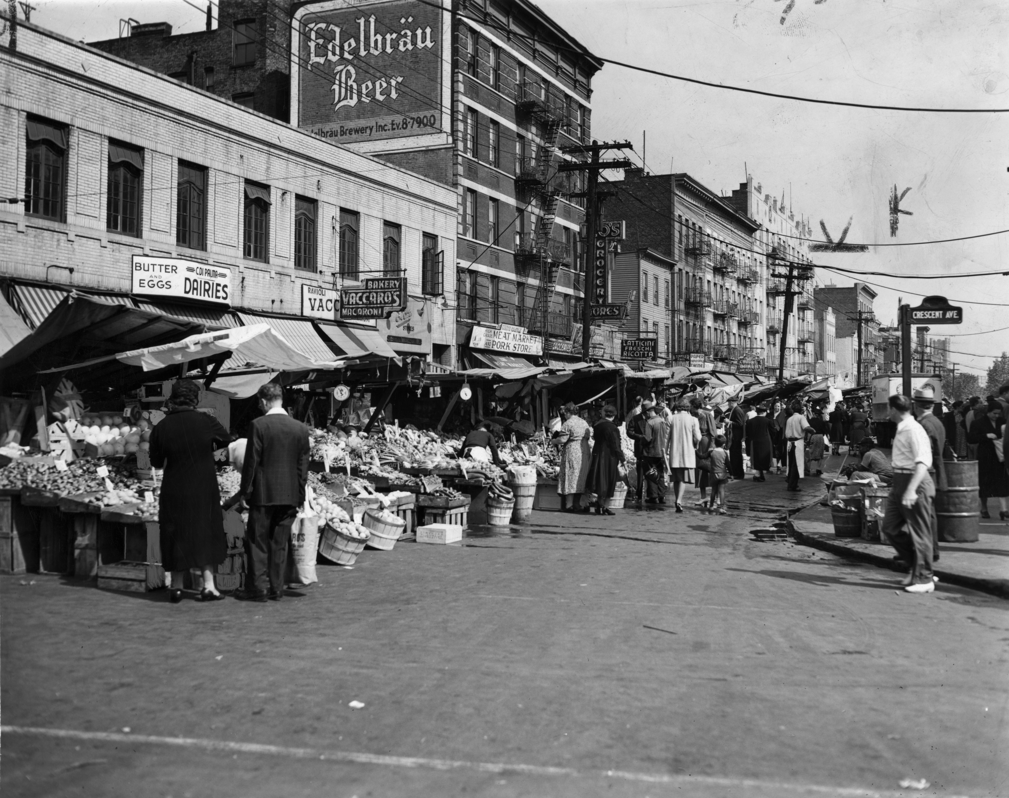 1940 年 Arthur Avenue 的推车市场