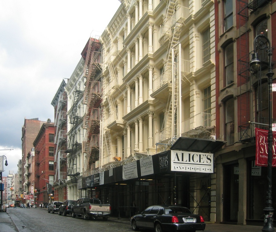 SoHo Greene Street 铸铁建筑与底层店面