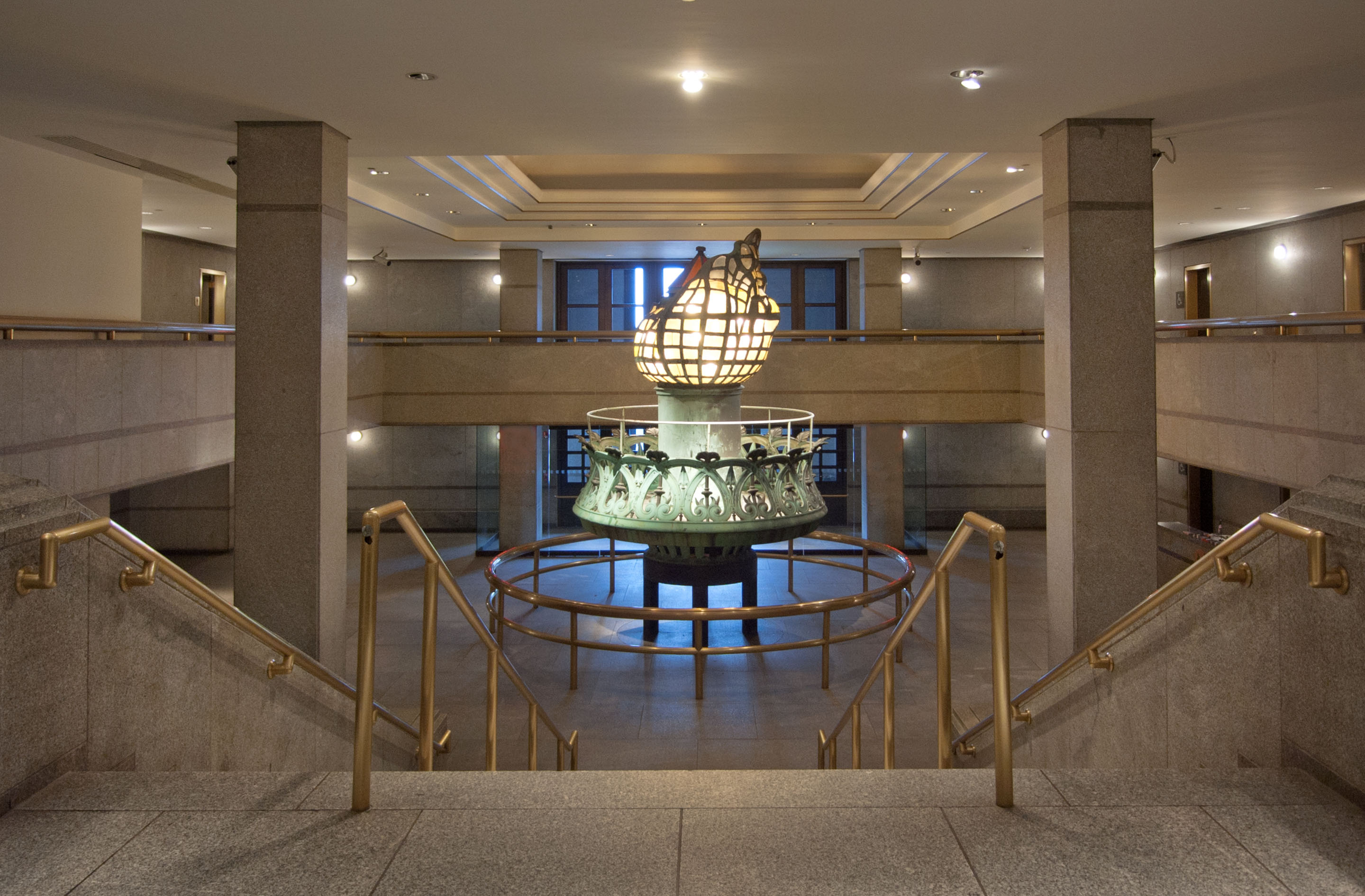 Statue of Liberty Museum 中陈列的原火炬