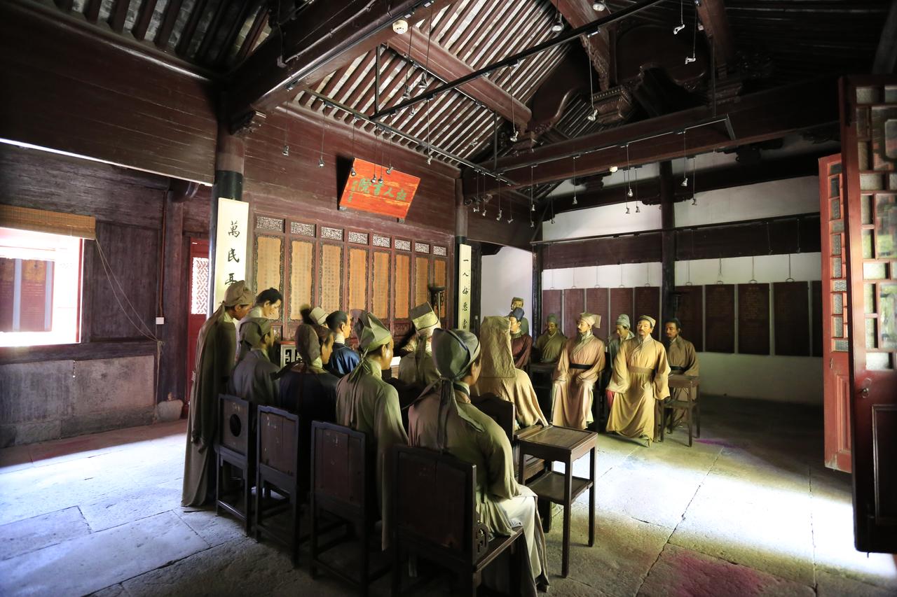 甬上证人书院复原讲堂场景,蜡像再现黄宗羲讲学