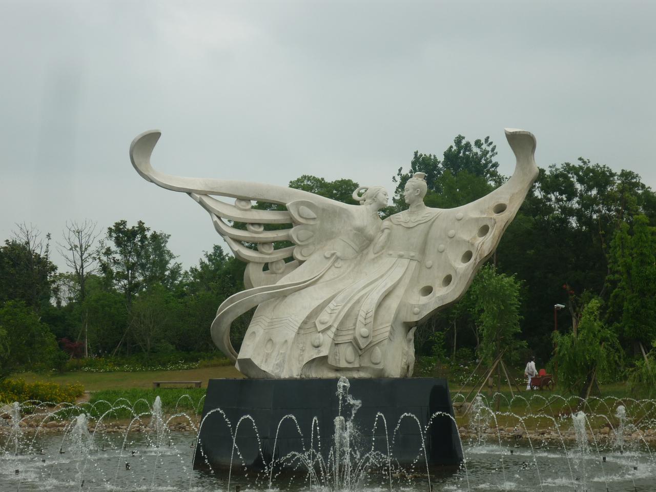 梁祝文化公园化蝶雕塑