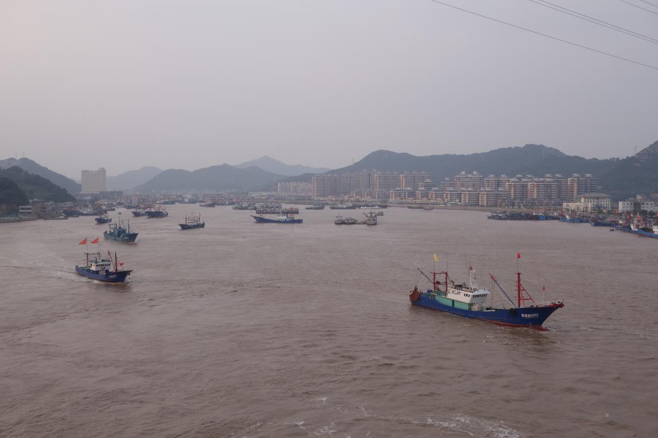 石浦古城老街的石阶和封火墙