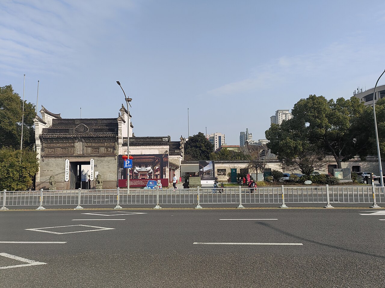 庆安会馆正面全景与安澜会馆并置